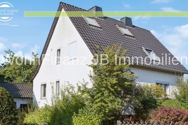Viel Platz, viel Potenzial – Einfamilienhaus mit Einliegerwohnung auf traumhaftem Grundstück