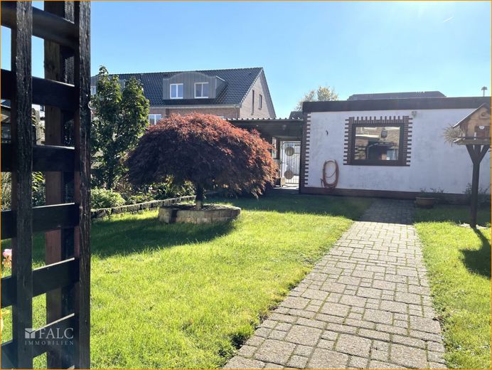 Gemütliches Reihenmittelhaus in Herzogenrath-Kohlscheid – Garten