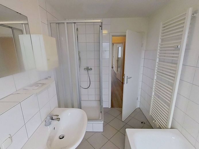 700/8621/2/2202 – Ansicht II: Badezimmer