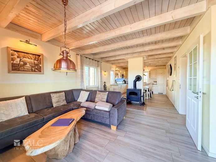 Wohnung mit Penthouse Charakter nur ca. 150 m zur Ostsee – Wohnzimmer