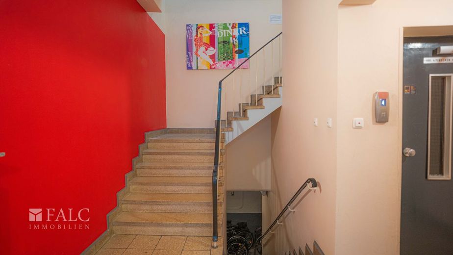 Value Add - Top gepflegtes Wohn- und Geschäftshaus als Baustein zur Rentenlücke – Treppenhaus