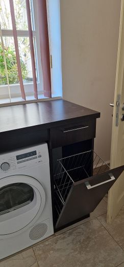 Ausklappbarer Wäschekorb