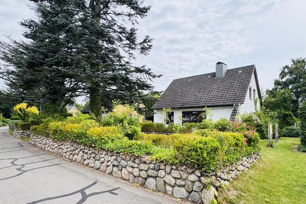 Freistehendes EFH mit Anliegerapartment auf 980 m2 Grund, Schleswig_Neustadt