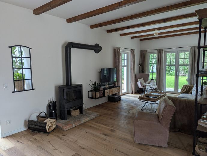 Wohnzimmer mit Kamin