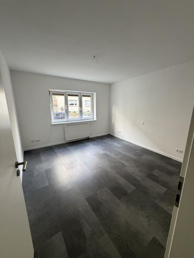 Renovierte 4-Zimmer-Wohnung mit Balkon – Foto 1