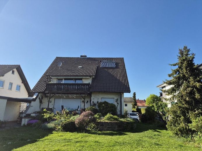 Gepflegtes Haus mit Traumgarten sucht neue Bewohner – Außenansicht Garten