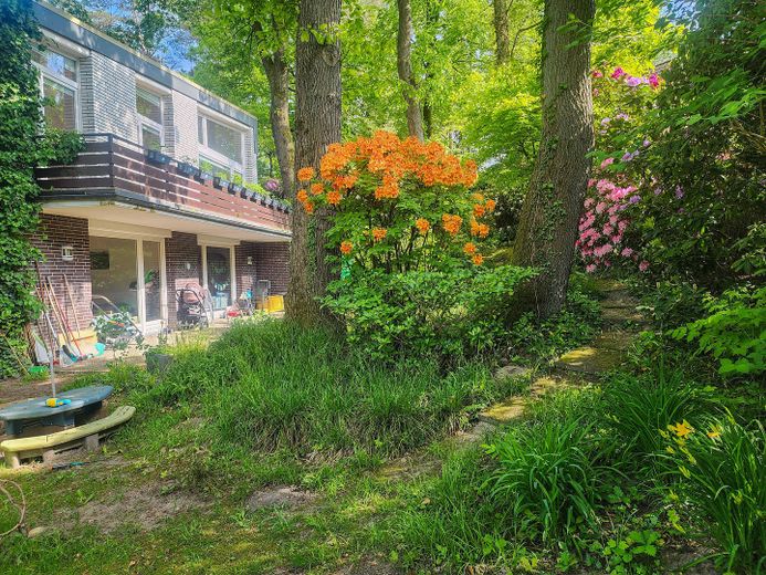 Großzügiges Einfamilienhaus in bester Lage mit tollem Garten – Hausansicht