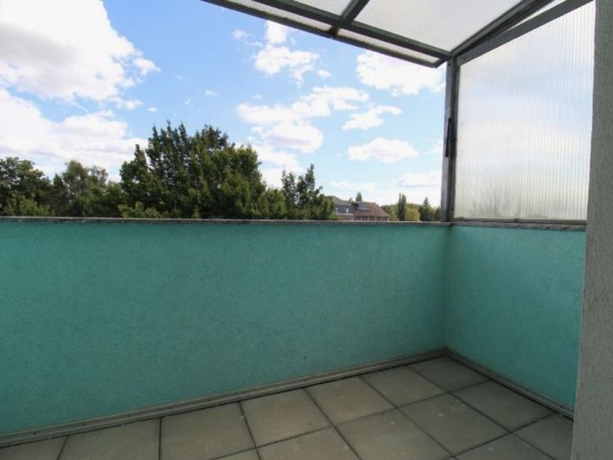 appartamento ristrutturato di recente con 2 locali, balcone e uso condiviso del giardino – Foto 1
