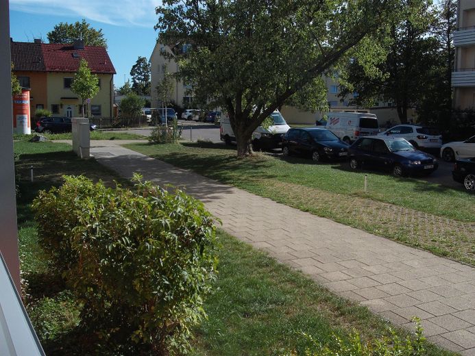 Leerstehende gepflegte Wohnung zu verkaufen – Sicht vom Balkon