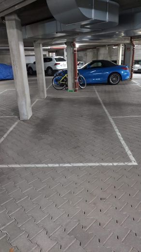 Tiefgaragenstellplatz