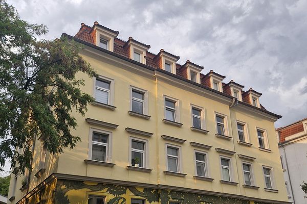 Bezugsfreie 2-Zimmer-Dachgeschosswohnung im Hechtviertel Dresden inkl Parkplatz