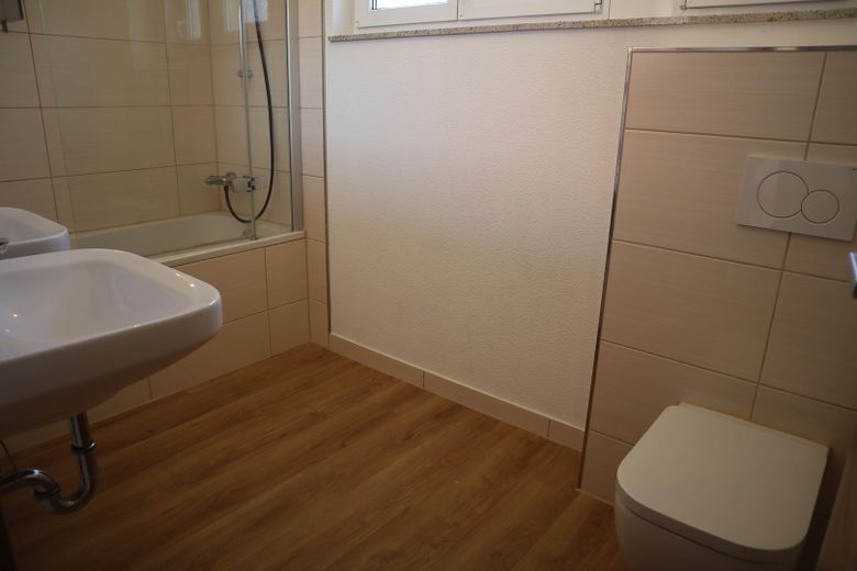 Einfamilienhaus mit kleinem Garten und Garage in Heuchlingen – Foto 11