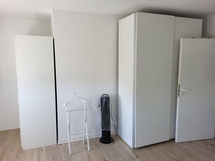 2 Zimmer Whg. mit Balkon in guter Lage von Würselen – Schlafzimmer