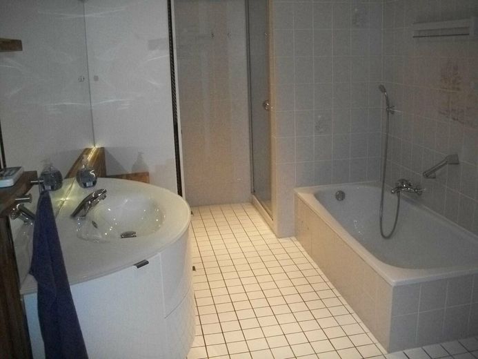 **Attraktives Mehrfamilienhaus mit drei hochwertigen Wohnungen - ideale Kapitalanlage** – Ansicht