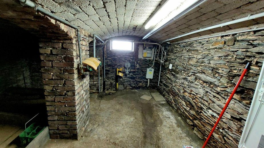 Gewölbekeller unter Haupthaus