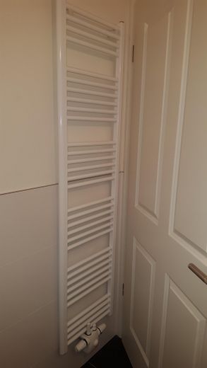 Schöne 2 Zimmer-EG Neubauwohnung barrierefrei in Hamburg Rahlstedt – Badezimmerheizung