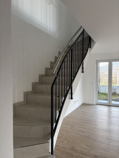 Erstbezug: Helles Reihenendhaus mit Garten & Terrasse – 4 Zimmer – Neubau – Foto 2