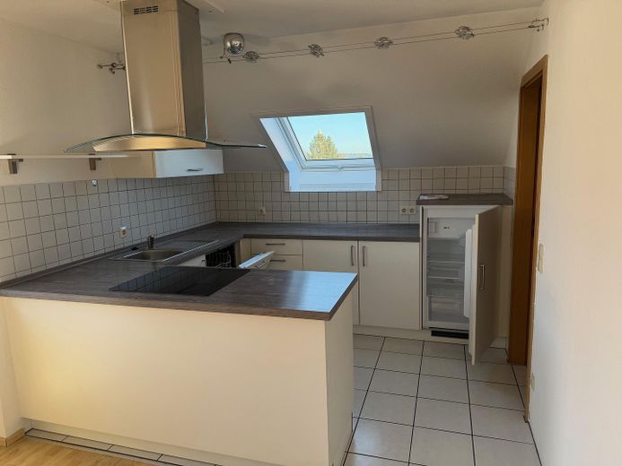 Außergewöhnliche DG-Wohnung mit viel Potential und besonderem Flair – Foto 6