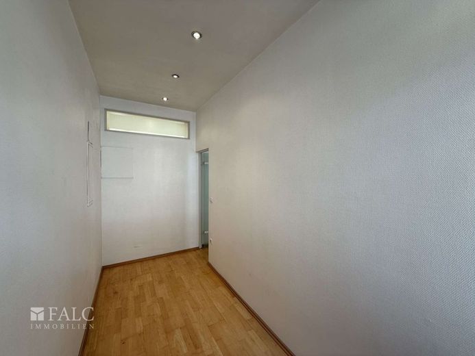 Rüttenscheider Perle: Souterrain-Wohnung. Platz, Lage und Komfort vereint – Büro