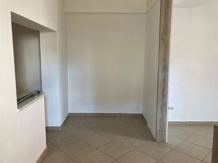Gemütliche 1,5-Zimmer mit Laminat in ruhiger Lage! – PHOTO-2022-09-09-12-40-11