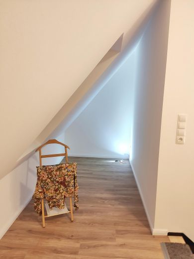 Dachgeschoß-Maisonette-Wohnung 52 qm am Tilsiter Platz in Kiel-Ellerbek – Begehbarer Schrank