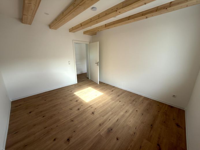Kernsaniertes ZFH – 2 vermietbare Whg., Energieklasse A, 1.450 € Sollmiete – Schlafzimmer OG