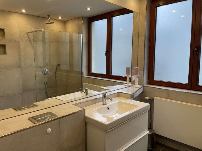 Large stylish apartment with sunny balcony near Tempelhofer Feld – Foto 17