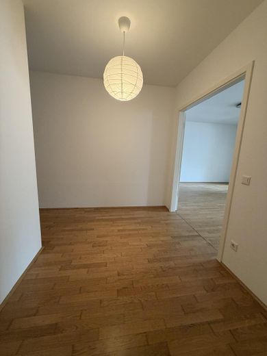 NEW modernized 2-room apartment with kitchen in the prime location – Foto 8