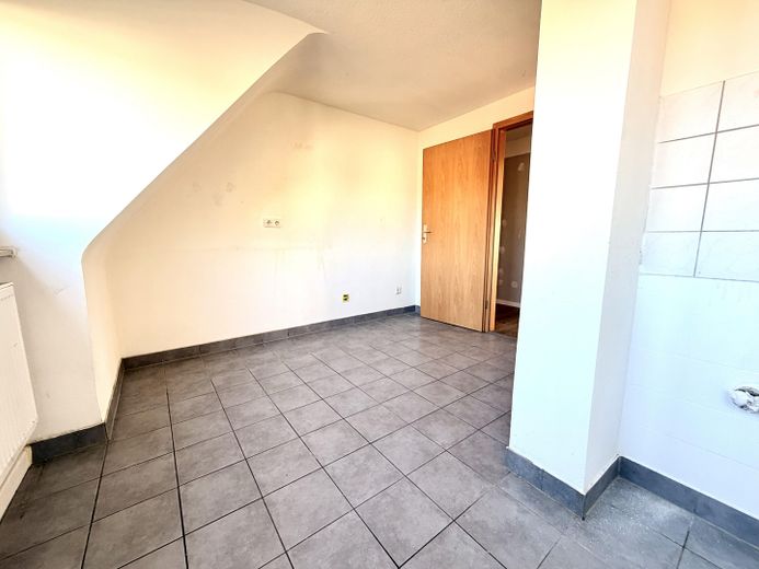 Viel Raum für Familie oder Investment – leere 4 Zimmer-Wohnung + PROVISIONSFREI + – Küche