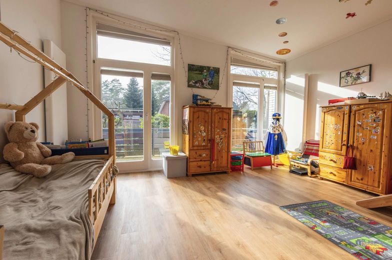 Großzügiges Einfamilienhaus in bester Lage mit tollem Garten – (Zwei) Kinderzimmer OG