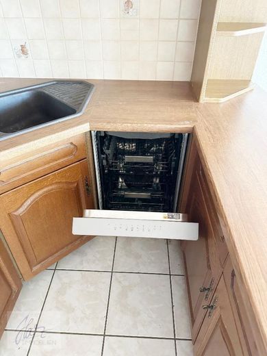 ***HELLE MAISONETTEWOHNUNG MIT BALKON*** individuellem Grundriss und Dachschrägen - Wohncharakter mit Flair in Riesa – Einbauküche