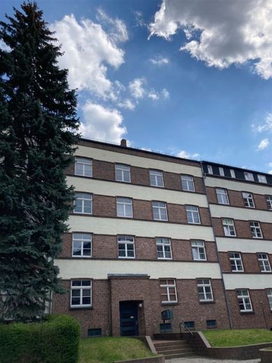 Große 1-Zi. mit Laminat, Wanne, Abstellraum &amp; Balkon in ruhiger Lage! EBK mgl. – PHOTO-2023-04-28-13-32-46