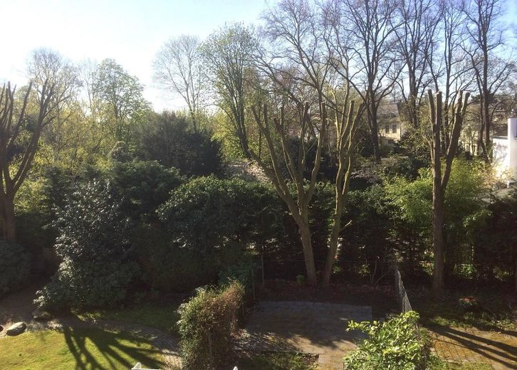 Attico esclusivo in posizione privilegiata con vista sul parco sud – Blick in den Südpark