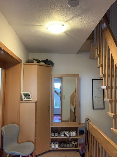 Gang EG mit Garderobenschrank