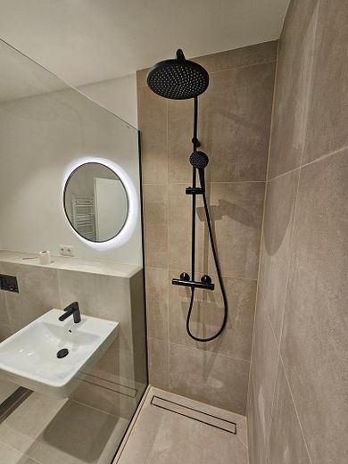 Modern wohnen im Alstertal – stilvoll modernisiert, Südloggia & provisionsfrei – Foto 2