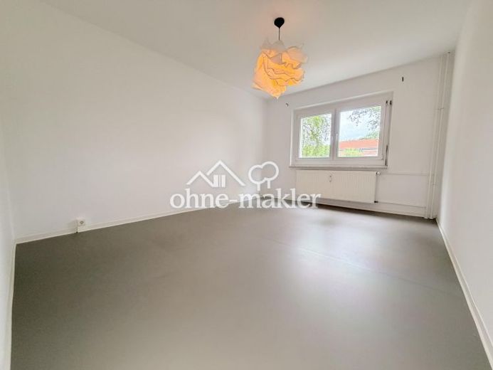 Appartamento di 2 locali al piano rialzato in Lichtenberg urbano – Foto 1