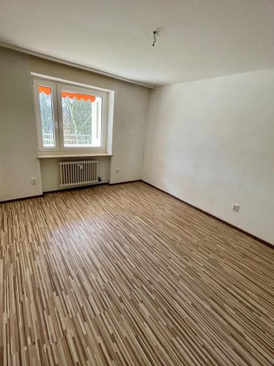 Helle 3-Zimmer-Wohnung mit Blick ins Grüne, überdachtem Balkon, Aufzug und TG in Nürnberg-Langwasser – Schlafzimmer 2