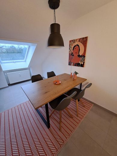 Renditestarke Kapitalanlage – modernisierte und vollmöblierte 3-Zimmer-Wohnung – Küche