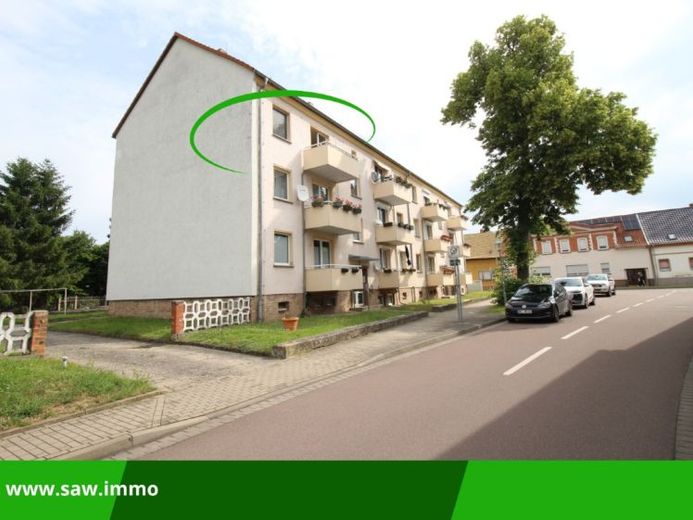 Ohne Käuferprovision! Garage inklusive! 3-Zimmer-Wohnung mit Potenzial in Gröbzig – Foto 1