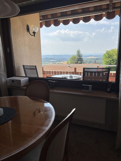 Großzügige, stilvoll möblierte 4-Zimmer Wohnung in Südlage zu vermieten – Essen mit Ausblick