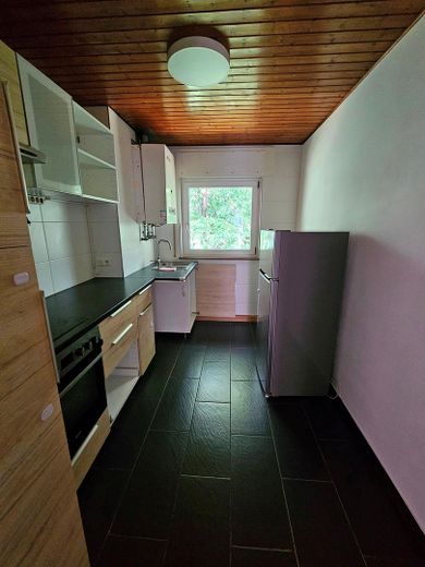 Kapitalanlage mit hoher Rendite: Helle sanierte Wohnung mit Balkon – Küche