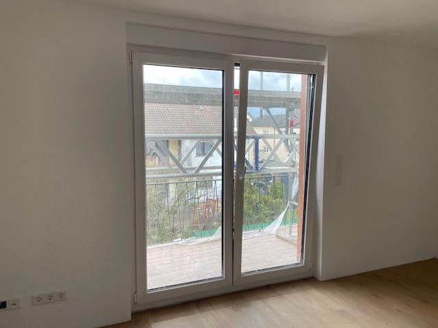 Wohnzimmer mit Südbalkon