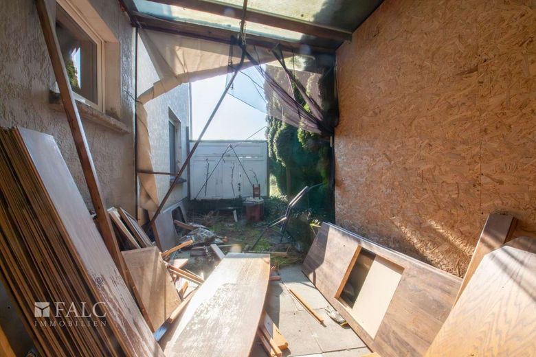 Handwerker aufgepasst - 2 Häuser zum Preis von einem! – Terrasse