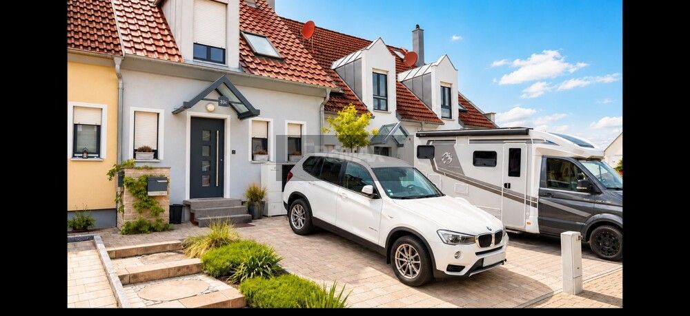 Einziehen und wohlfühlen - Modernisiertes Reihenmittelhaus in Bayreuth – Bild 1