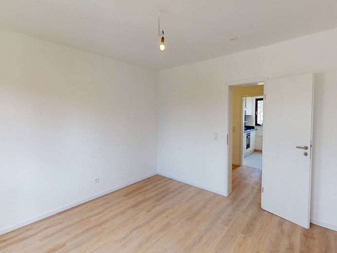 Ici, tout est parfait. | Appartement moderne à louer avec balcon et salle de bains neuve – Ansicht II: Schlafzimmer I