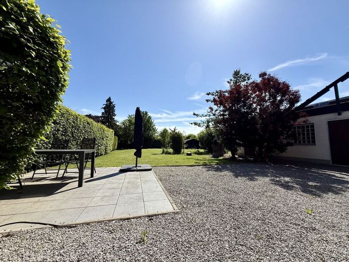 Fröndenberg-Dellwig: Exklusives Zweifamilienhaus - Naturverbundenes Wohnen nahe der Ruhr-Auen! – Terrasse und Garten