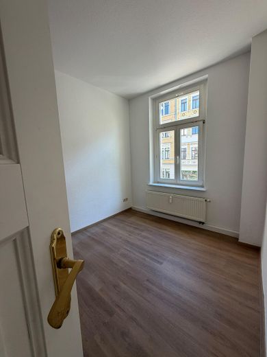 Appartement rénové dans un immeuble ancien avec balcon – calme et central à Gohlis – Schlafzimmer