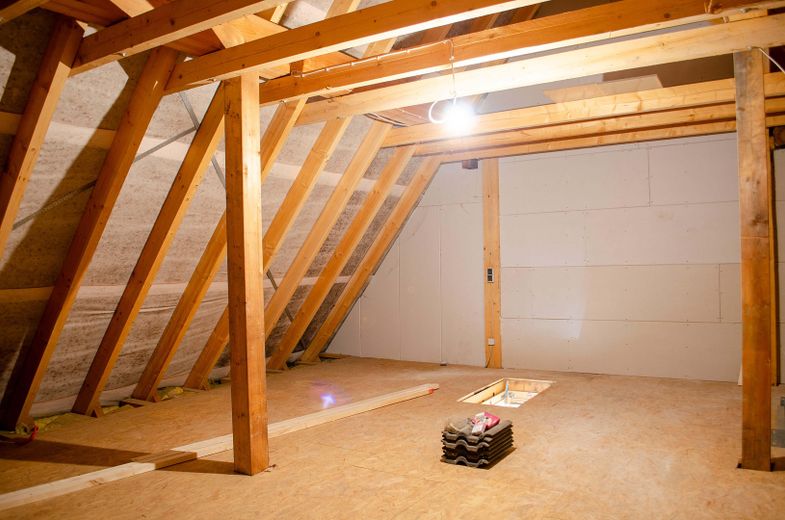 Einfamilienhaus m. energetischen Raffinessen! Prov-Frei! – Dachboden