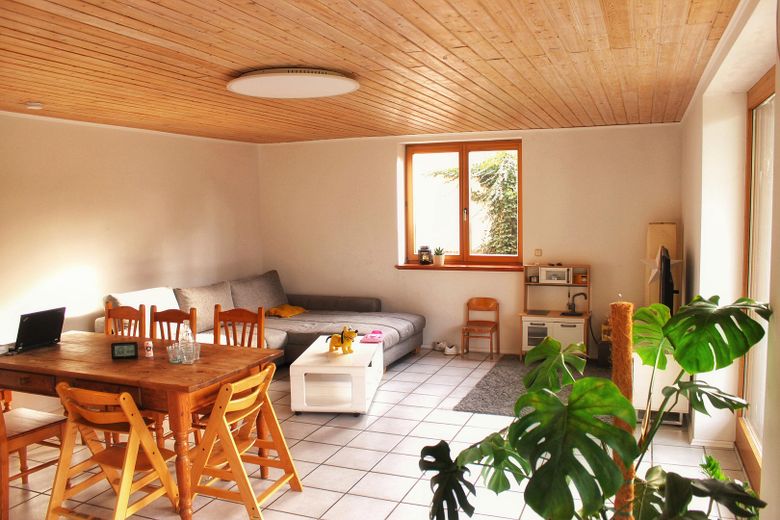 Geräumiges Wohnzimmer