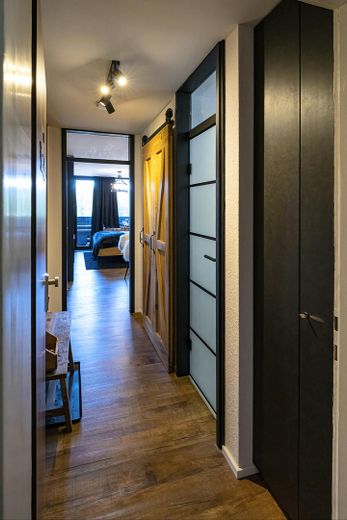 Un appartamento particolare, di alta qualità, con stile, ristrutturato di recente – Foto 3